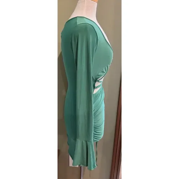 Pretty Little Things green NWT 6 Slinky cut out lace up bell sleeve body con dre - Picture 3 of 7
